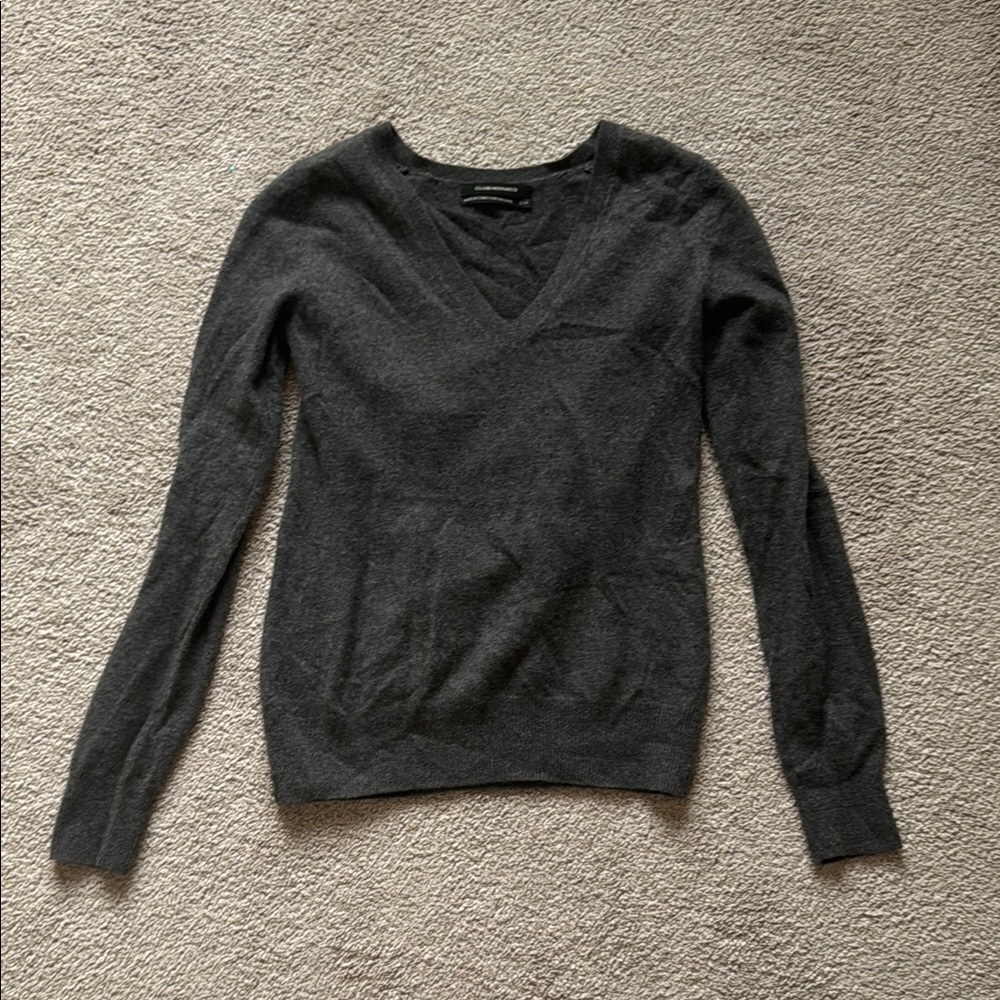 Club Monaco Grey V-neck Cashmere Sweater